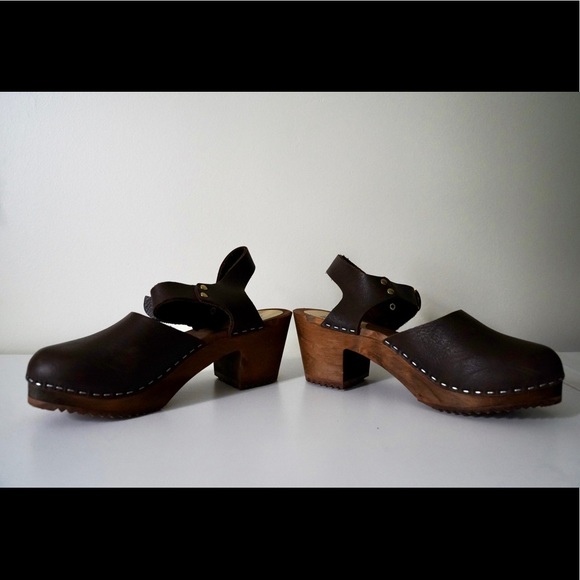 Classic Brown/Brown Oiled Leather Clogs - Size 8 - Picture 2 of 3